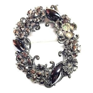 Vtg Hollycraft Brooch MCM Oval Wreath Circle Black Flowers Rhinestones Hematite